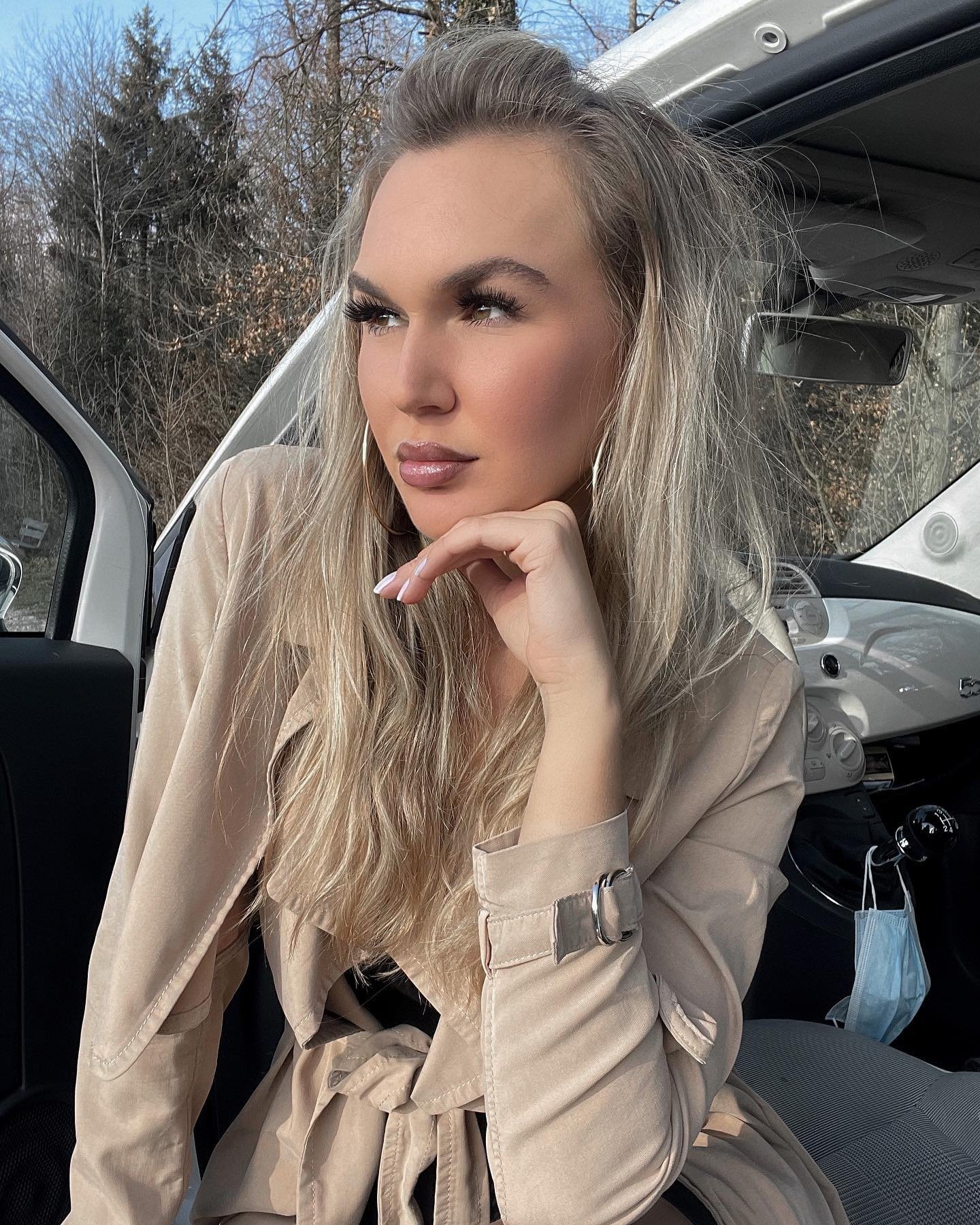 AlizAzure from Greater London,United Kingdom